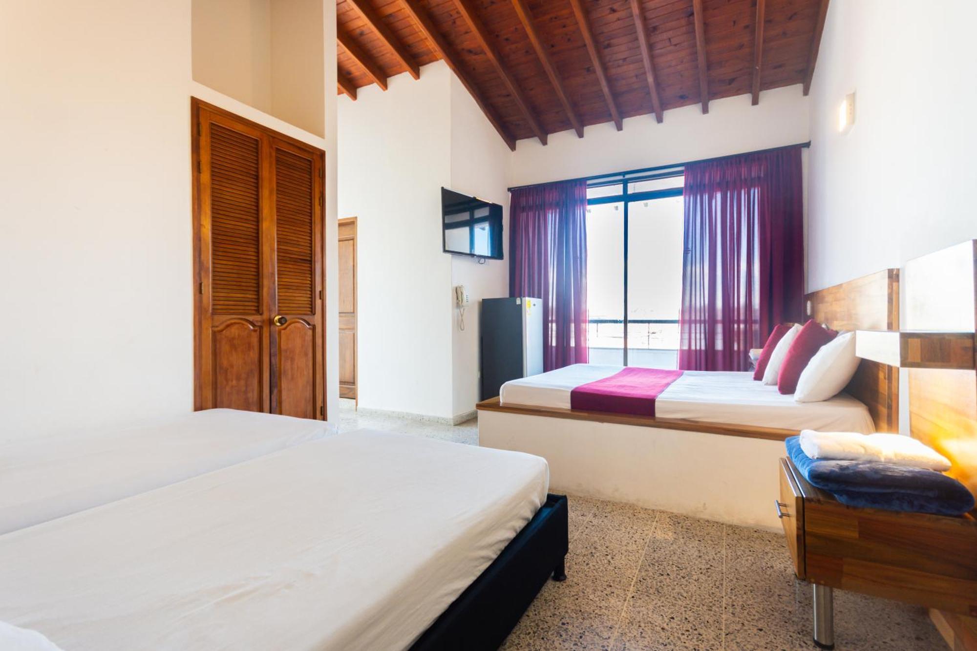 Hotel Bicentenario Rionegro Exteriör bild